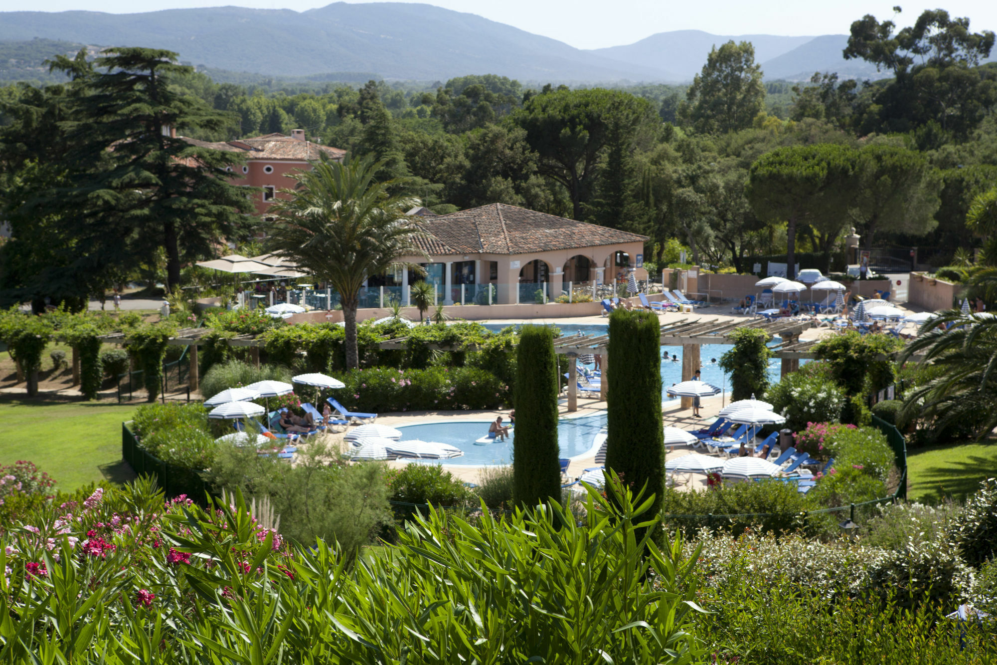 Residence Pierre & Vacances Les Parcs De Гримо Экстерьер фото
